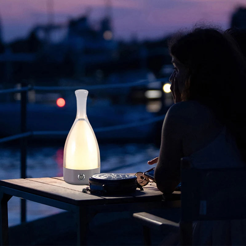 Lampe de table créative en forme de bouteille de vin