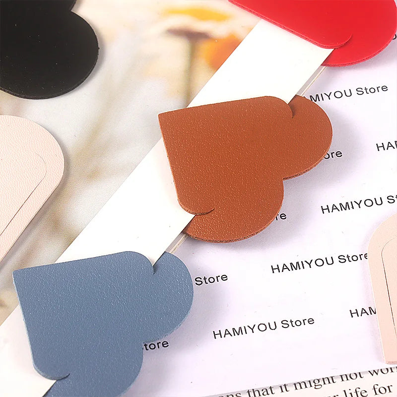Lot de 5 Marque-Pages Coeur en Cuir PU