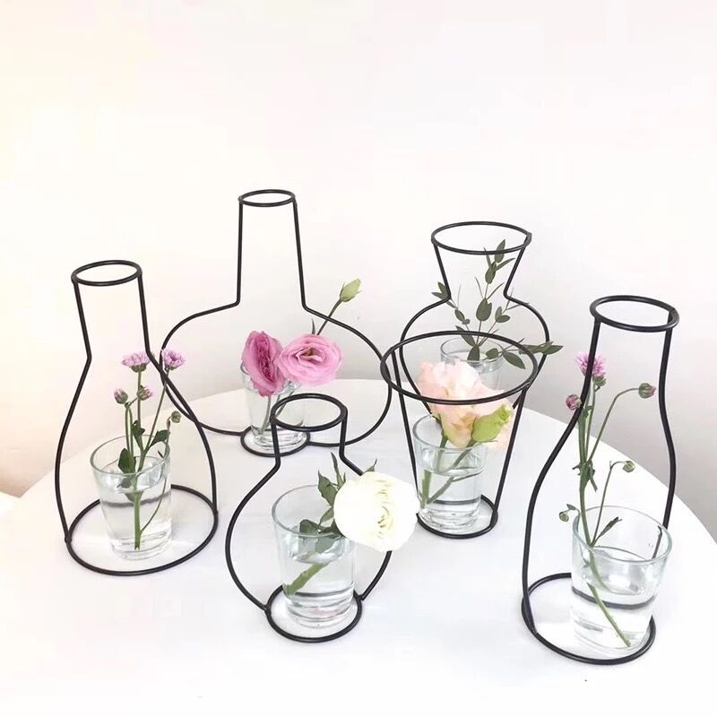 Vases minimaliste à fleurs en fer